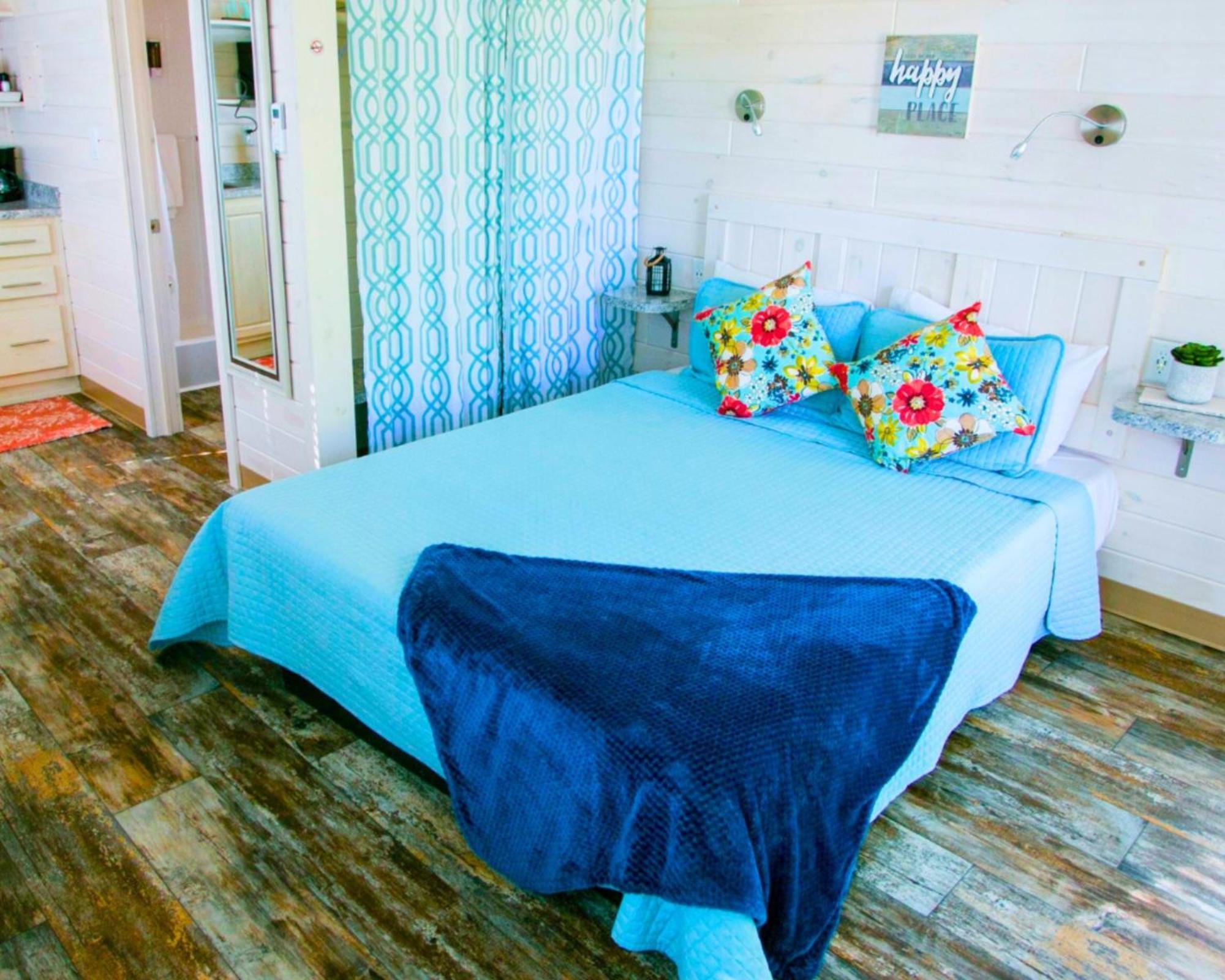 Long Cove Resort And Marina Lake Wylie Room photo